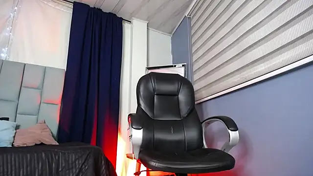 Snapshot of Emilyy05_ chatting on January 18, 2026, 3:10 am Emilyy05 online show from January 18, 2026, 3:10 am