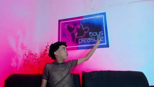 Snapshot of Pleasure_boys_hot chatting on March 23, 2026, 7:03 pm Pleasure boys hot online show from March 23, 2026, 7:03 pm