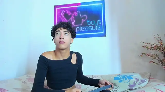 Snapshot of Pleasure_boys_hot chatting on April 5, 2026, 5:41 pm Pleasure boys hot online show from April 5, 2026, 5:41 pm