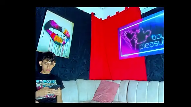 Snapshot of Pleasure_boys_hot chatting on January 10, 2026, 7:31 pm Pleasure boys hot online show from January 10, 2026, 7:31 pm