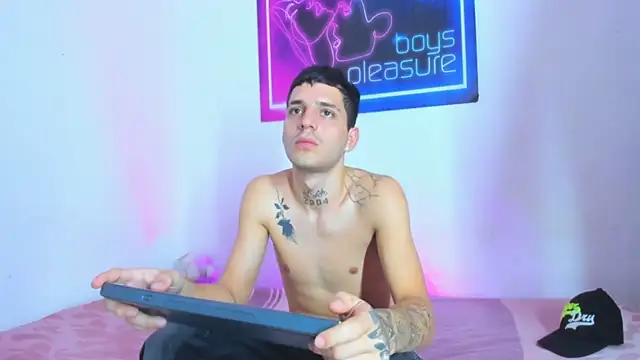 Snapshot of Pleasure_boys_hot chatting on April 9, 2026, 6:36 pm Pleasure boys hot online show from April 9, 2026, 6:36 pm