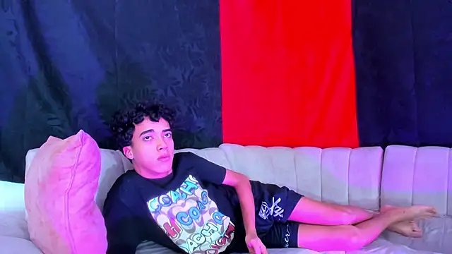 Snapshot of Pleasure_boys_hot chatting on February 6, 2026, 7:10 pm Pleasure boys hot online show from February 6, 2026, 7:10 pm