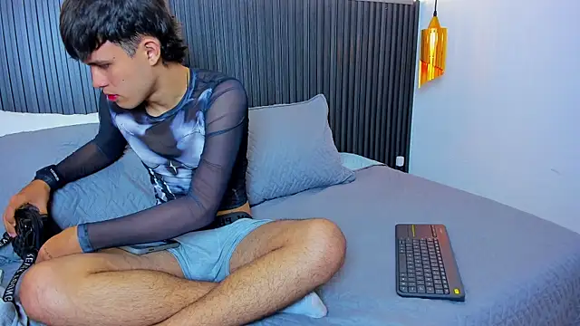 Liam rosse18  online show from December 20, 2025, 7:50 pm