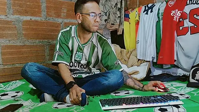 Snapshot of Alphamaster_92 chatting on February 26, 2026, 1:05 am Alphamaster 92 online show from February 26, 2026, 1:05 am