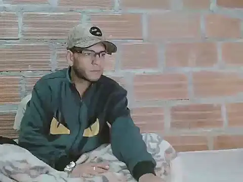 Snapshot of Alphamaster_92 chatting on January 13, 2026, 1:37 pm Alphamaster 92 online show from January 13, 2026, 1:37 pm