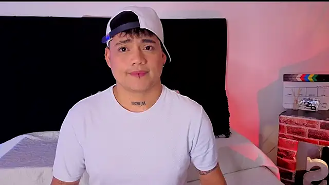 Snapshot of _Sam25_ chatting on January 9, 2026, 4:30 am Sam25 online show from January 9, 2026, 4:30 am