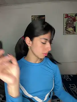 junorise23 online show from March 5, 2026, 3:36 am