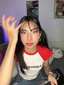 junorise23 online show from March 27, 2026, 3:37 am