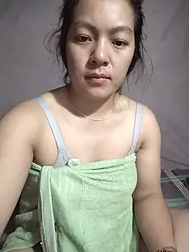 Snapshot of Lucky_cutee chatting on July 8, 2026, 2:24 am Lucky cutee online show from July 8, 2026, 2:24 am