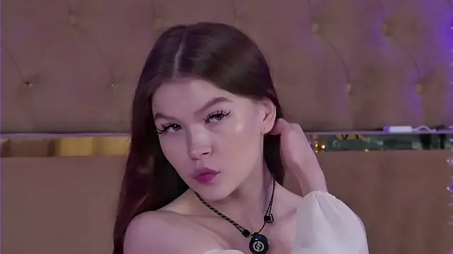 WandaHeat online show from April 14, 2026, 4:39 am