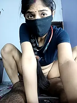 Snapshot of Curvy_Kavya chatting on April 8, 2026, 7:43 am Curvy Kavya online show from April 8, 2026, 7:43 am