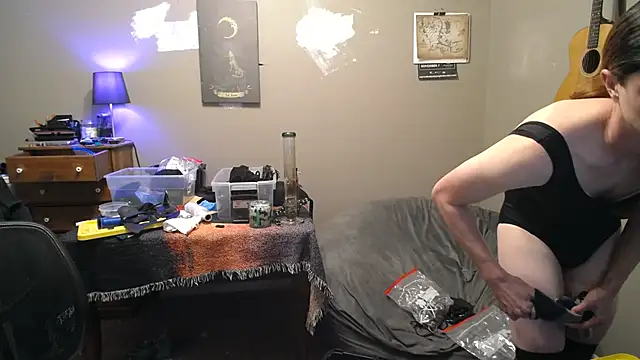 Snapshot of evefoxcd chatting on December 20, 2025, 8:28 am evefoxcd online show from December 20, 2025, 8:28 am