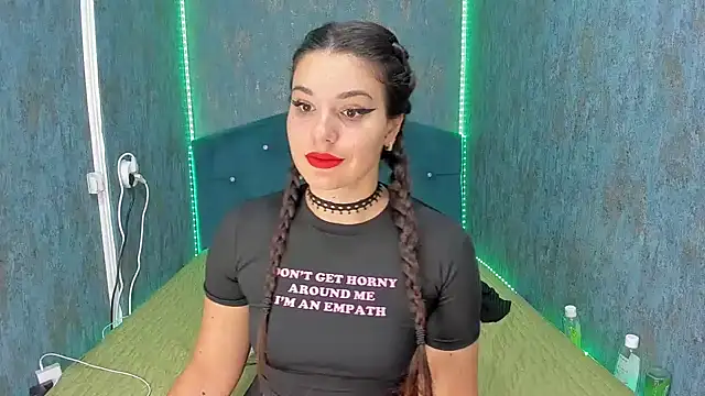 Snapshot of RedAssHottie chatting on September 23, 2025, 2:40 am RedAssHottie online show from September 23, 2025, 2:40 am