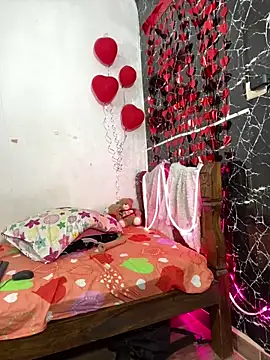 Snapshot of TheSexyLaura chatting on February 12, 2026, 9:14 pm TheSexyLaura online show from February 12, 2026, 9:14 pm