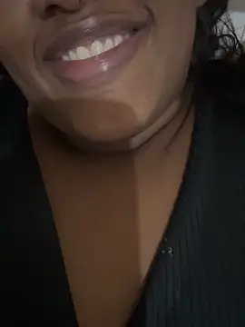 Snapshot of amorasecy chatting on April 4, 2026, 12:39 am amorasecy online show from April 4, 2026, 12:39 am