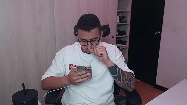 DanteVesper online show from April 22, 2026, 3:35 am