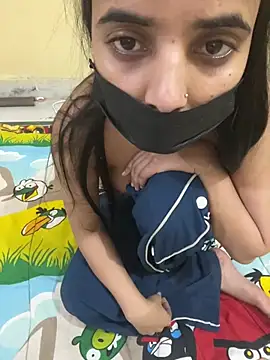 hotcharrryyyy online show from February 21, 2026, 12:34 am