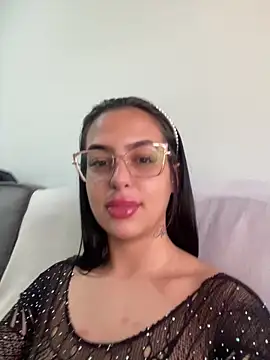 Snapshot of jujuarantes__2026 chatting on February 6, 2026, 1:51 pm jujuarantes 2026 online show from February 6, 2026, 1:51 pm