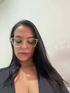 Snapshot of jujuarantes__2026 chatting on January 15, 2026, 12:41 pm jujuarantes 2026 online show from January 15, 2026, 12:41 pm