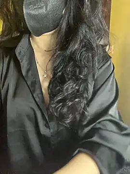 Sofiababy22 online show from February 12, 2026, 11:04 pm