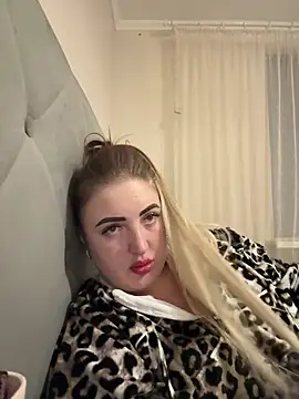 merabel1995 online show from March 24, 2026, 5:57 pm