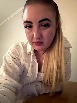 merabel1995 online show from January 5, 2026, 8:45 pm