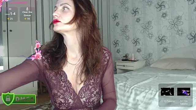 Snapshot of LindaXSteve chatting on November 8, 2025, 10:35 pm LindaXSteve online show from November 8, 2025, 10:35 pm