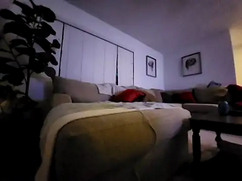 esmibby online show from December 21, 2025, 11:45 am