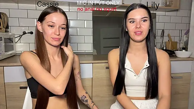 Snapshot of girls_secrets chatting on January 8, 2026, 5:41 pm girls secrets online show from January 8, 2026, 5:41 pm