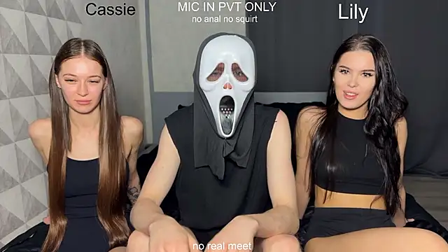 Snapshot of girls_secrets chatting on February 16, 2026, 11:09 am girls secrets online show from February 16, 2026, 11:09 am