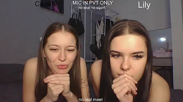 Snapshot of girls_secrets chatting on February 28, 2026, 1:33 pm girls secrets online show from February 28, 2026, 1:33 pm