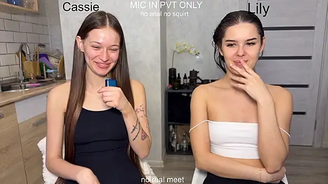 Snapshot of girls_secrets chatting on February 4, 2026, 9:37 am girls secrets online show from February 4, 2026, 9:37 am