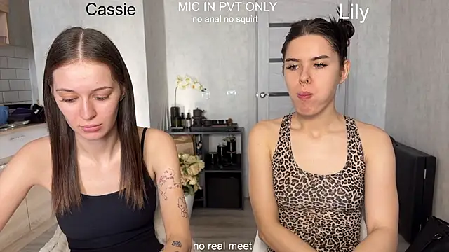 Snapshot of girls_secrets chatting on March 6, 2026, 10:43 am girls secrets online show from March 6, 2026, 10:43 am