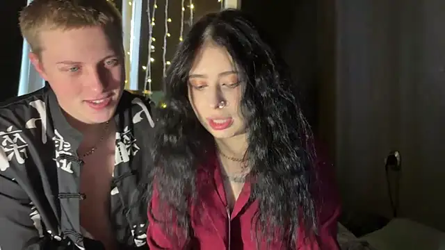 love4couple online show from April 8, 2026, 6:37 am