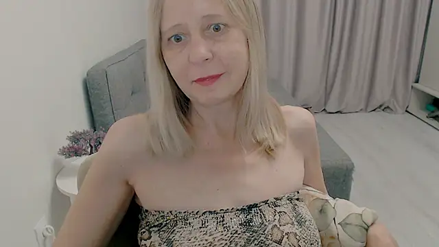 MiLenaMilf online show from November 15, 2025, 3:32 am