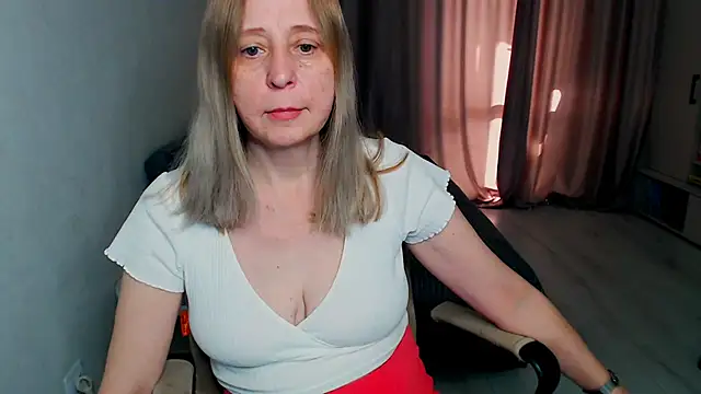 Snapshot of MiLenaMilf chatting on April 28, 2026, 5:23 am MiLenaMilf online show from April 28, 2026, 5:23 am
