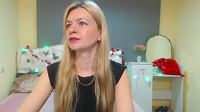 Snapshot of MelissaTyler chatting on April 18, 2026, 5:32 am MelissaTyler online show from April 18, 2026, 5:32 am