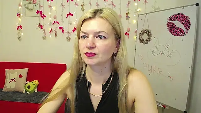 Snapshot of MelissaTyler chatting on April 1, 2026, 11:55 am MelissaTyler online show from April 1, 2026, 11:55 am