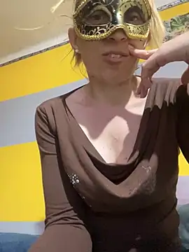 Snapshot of SexyMamiVee chatting on April 3, 2026, 5:08 pm SexyMamiVee online show from April 3, 2026, 5:08 pm