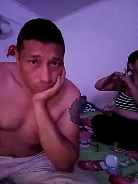 Snapshot of pareja_latina1483 chatting on January 10, 2026, 11:00 pm pareja latina1483 online show from January 10, 2026, 11:00 pm