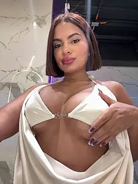 Snapshot of Irina_Velvett chatting on April 1, 2026, 9:45 pm Irina Velvett online show from April 1, 2026, 9:45 pm