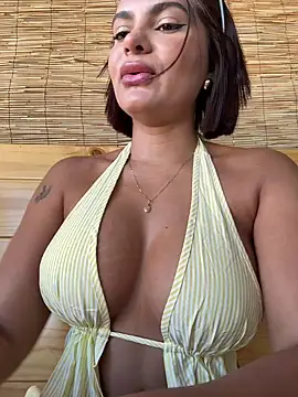 Snapshot of Irina_Velvett chatting on April 2, 2026, 9:32 pm Irina Velvett online show from April 2, 2026, 9:32 pm