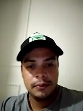 Snapshot of soytorres92 chatting on July 14, 2026, 1:05 am soytorres92 online show from July 14, 2026, 1:05 am