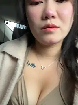 Snapshot of Molly-xiao chatting on March 6, 2026, 9:04 am Molly-xiao online show from March 6, 2026, 9:04 am