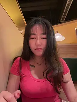 Snapshot of Molly-xiao chatting on May 4, 2026, 9:34 am Molly-xiao online show from May 4, 2026, 9:34 am