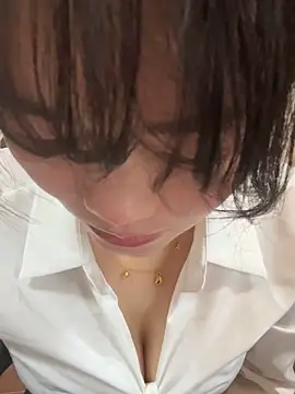 Snapshot of Molly-xiao chatting on February 4, 2026, 1:22 am Molly-xiao online show from February 4, 2026, 1:22 am