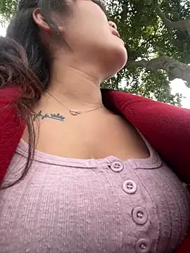 Snapshot of Molly-xiao chatting on April 15, 2026, 10:10 am Molly-xiao online show from April 15, 2026, 10:10 am