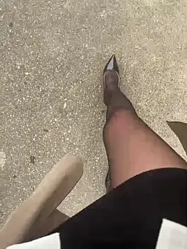 Snapshot of Molly-xiao chatting on April 1, 2026, 6:48 am Molly-xiao online show from April 1, 2026, 6:48 am