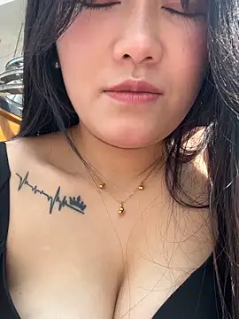 Snapshot of Molly-xiao chatting on February 6, 2026, 5:14 am Molly-xiao online show from February 6, 2026, 5:14 am