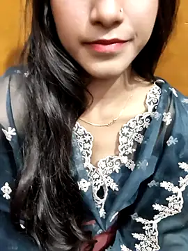 Snapshot of Yours-Zeenat chatting on March 8, 2026, 7:17 pm Yours-Zeenat online show from March 8, 2026, 7:17 pm